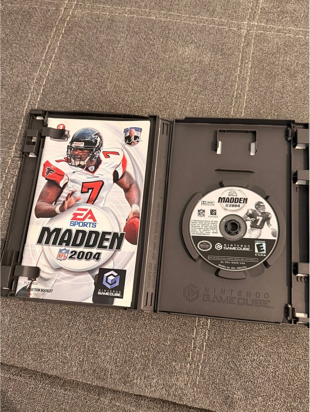 Madden 2004 for Nintendo - Picture 2 of 4